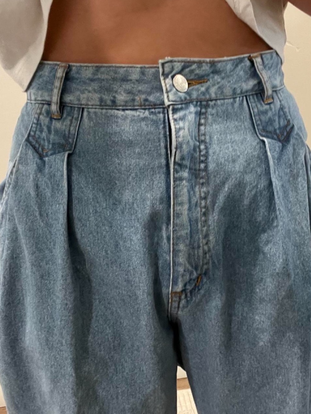 Gloria Vanderbilt Light Blue Pleated Boyfriend Jeans